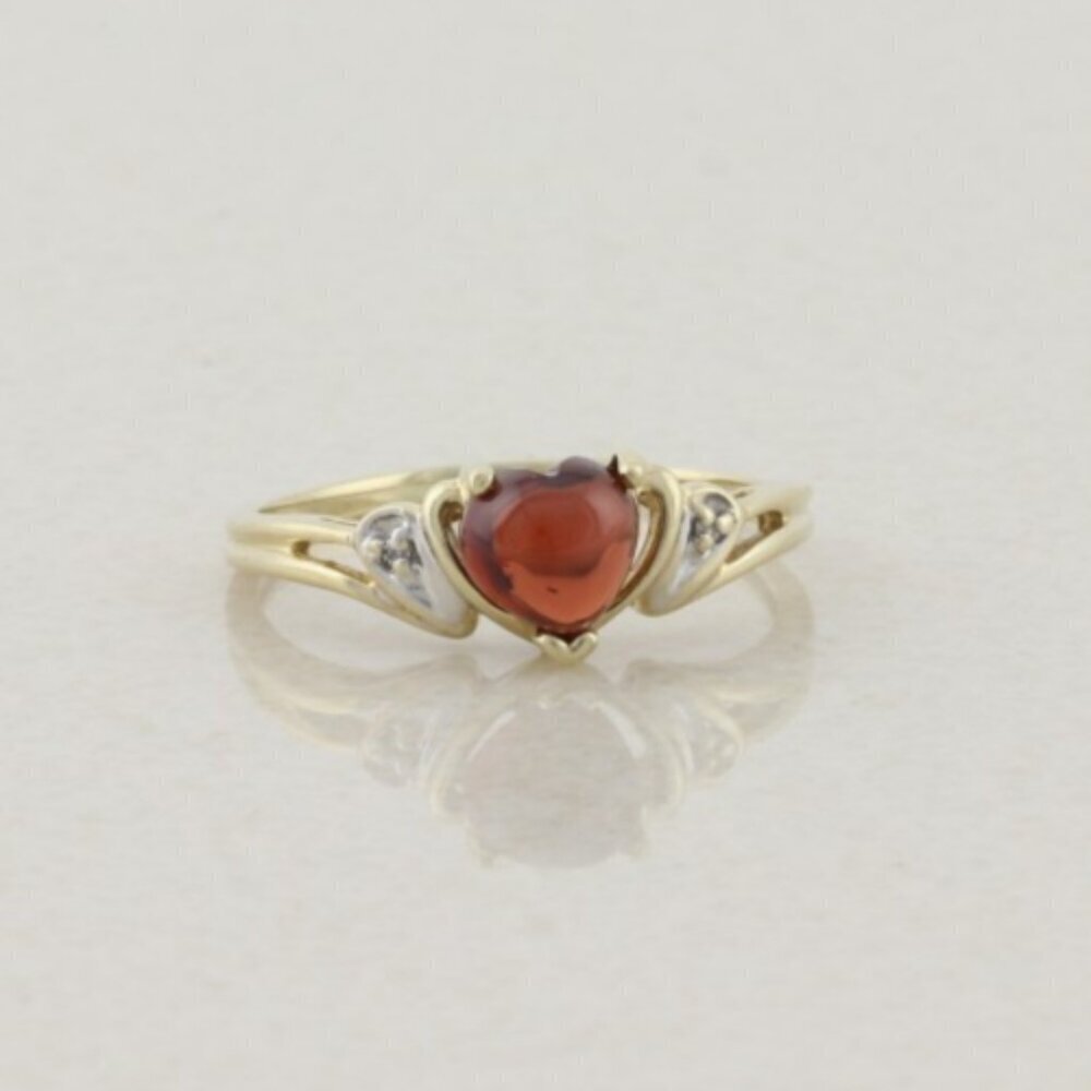 10k Yellow Gold Natural Garnet & Diamond Ring Size 7 1/4